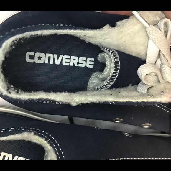 Men’s 8/Women’s 10/ Wool Lined Navy Converse Shoes - Picture 2 of 5
